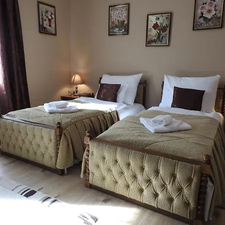 Apartament Moezsi *